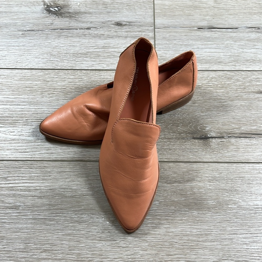 Treasure & Bond Tan Leather Flats Size 7.